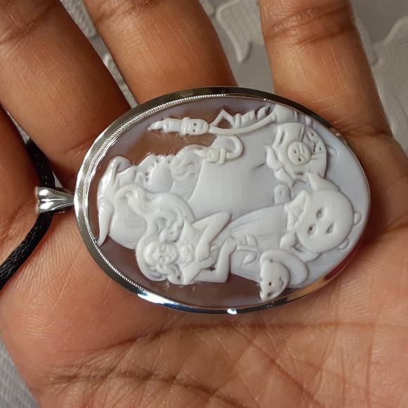 Jewelry - 925, Made in Italy, Hand Carved Cameo, Beauty & The Beast. Pendant & Brooch.